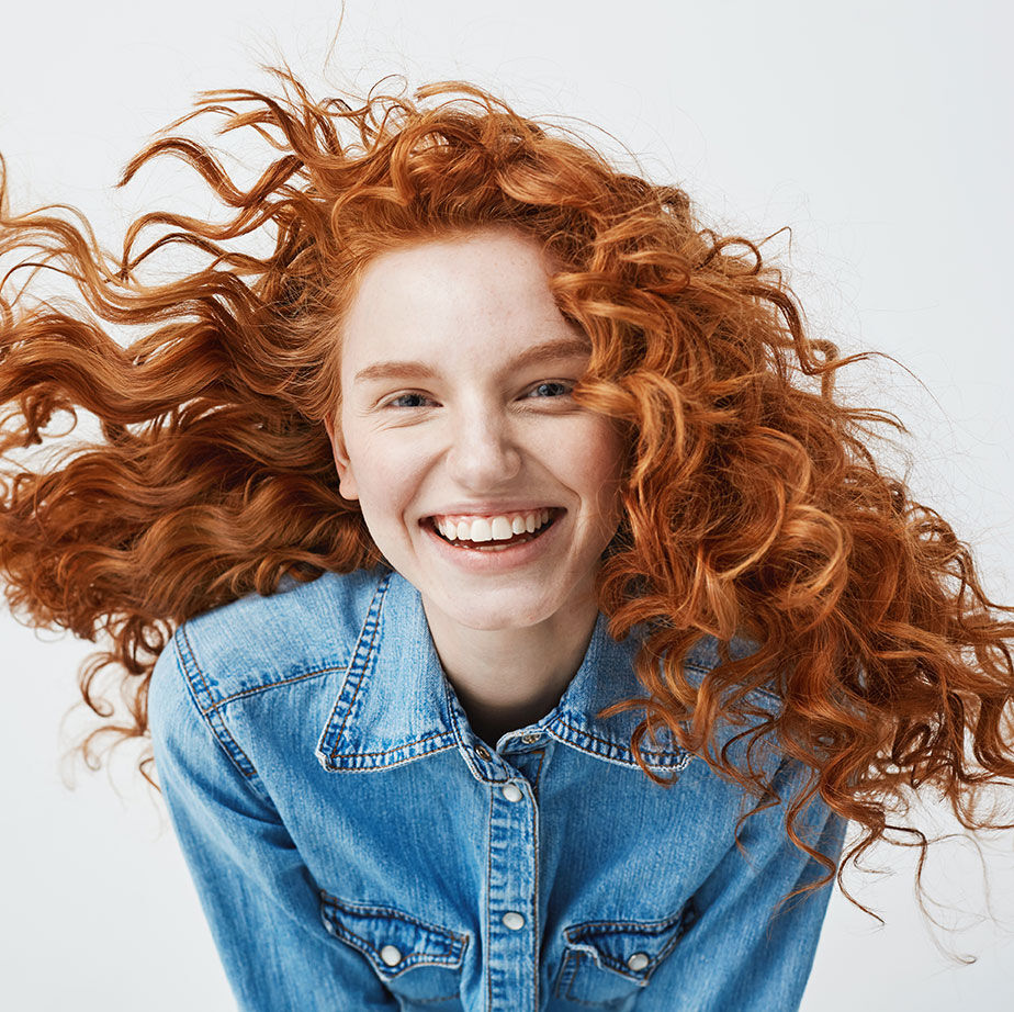 Cheveux bouclés